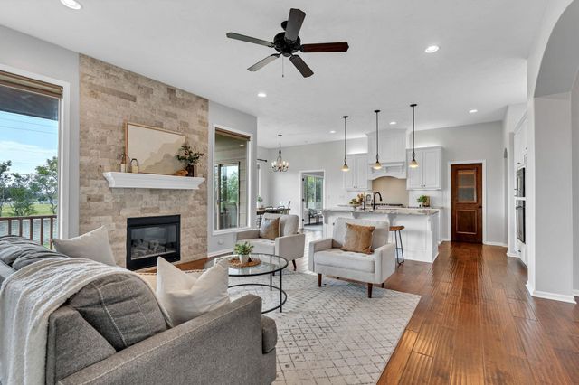 1009 E Rosemont Ct, Andover, KS 67002