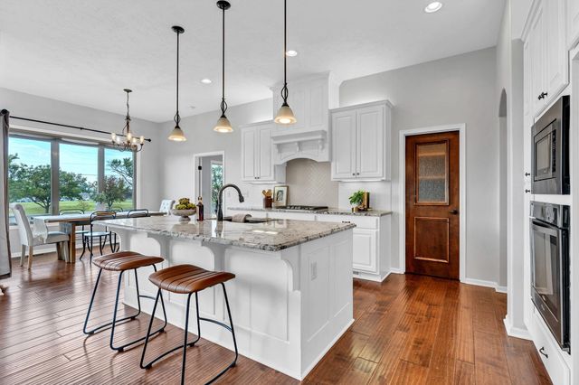 1009 E Rosemont Ct, Andover, KS 67002