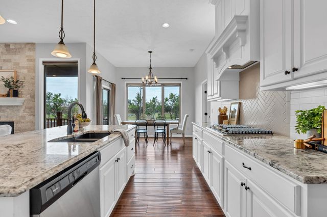 1009 E Rosemont Ct, Andover, KS 67002