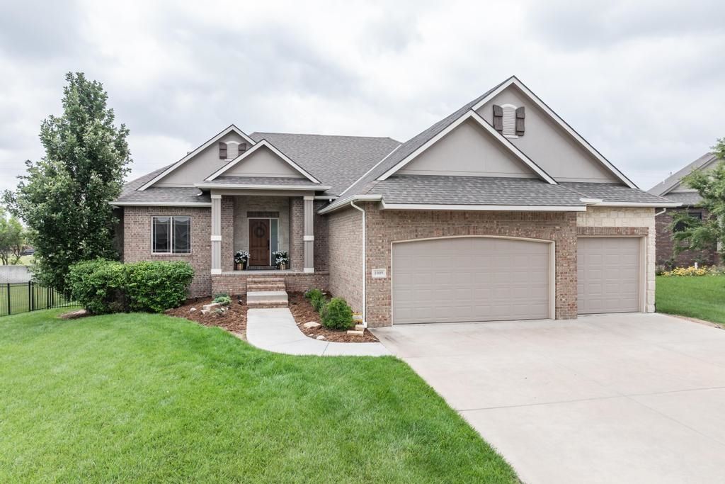 1009 E Rosemont Ct, Andover, KS 67002