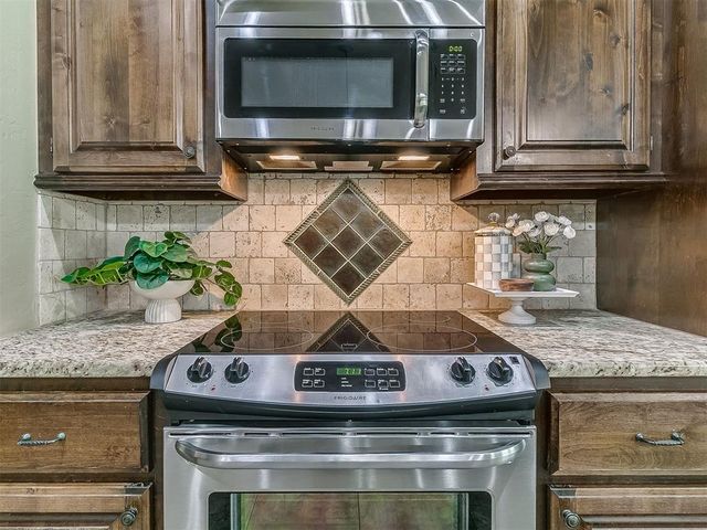 1001 Summerhill Drive, Moore, OK 73160