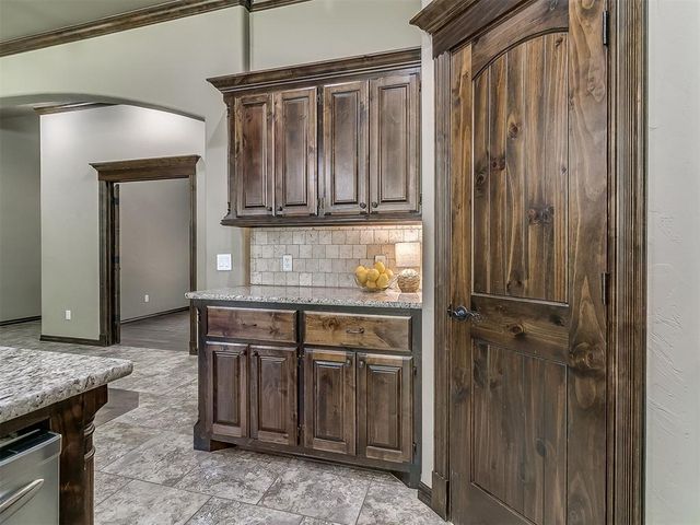 1001 Summerhill Drive, Moore, OK 73160