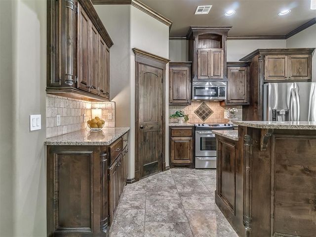 1001 Summerhill Drive, Moore, OK 73160