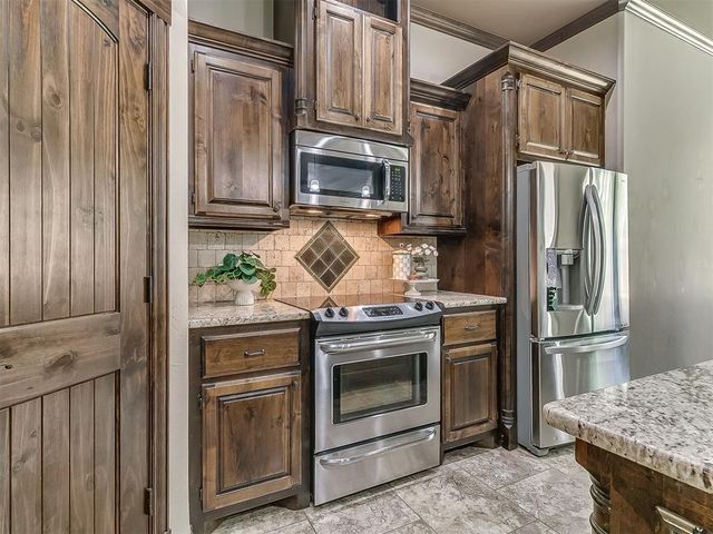 1001 Summerhill Drive, Moore, OK 73160