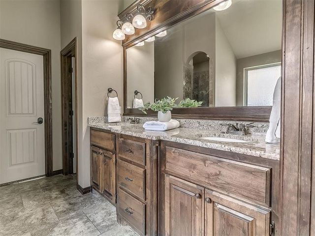 1001 Summerhill Drive, Moore, OK 73160