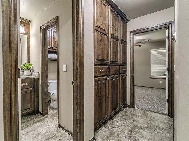 1001 Summerhill Drive, Moore, OK 73160