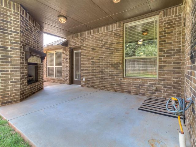 1001 Summerhill Drive, Moore, OK 73160