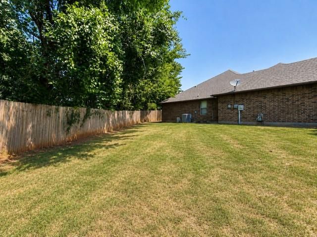 1001 Summerhill Drive, Moore, OK 73160