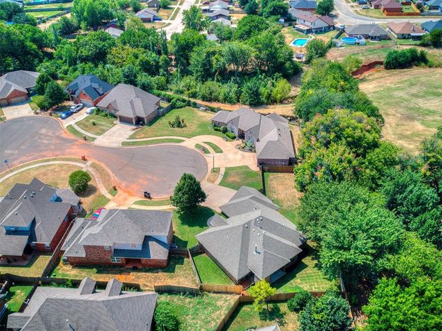 1001 Summerhill Drive, Moore, OK 73160