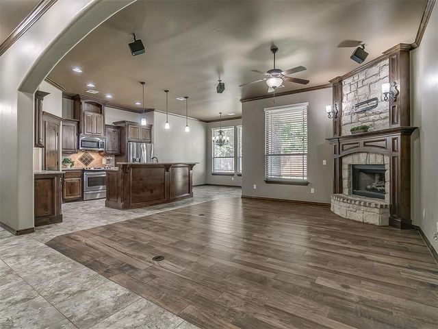 1001 Summerhill Drive, Moore, OK 73160