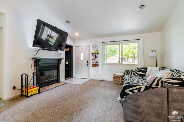 2324 Spain Drive, Manhattan, KS 66502