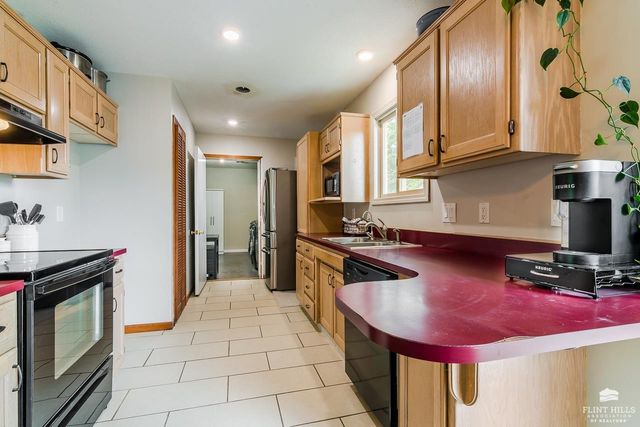 2324 Spain Drive, Manhattan, KS 66502