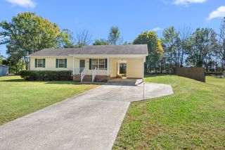 458 Woods Edge Rd, Winchester, TN 37398