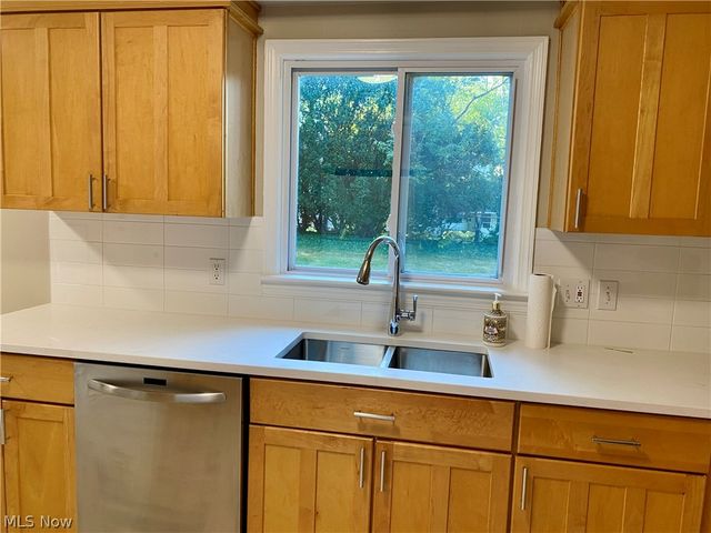 23710 E Baintree Road, Beachwood, OH 44122