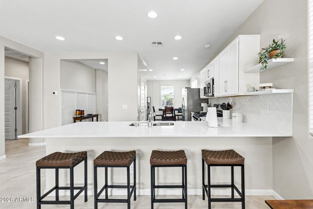 15634 W WINSLOW Avenue, Goodyear, AZ 85338