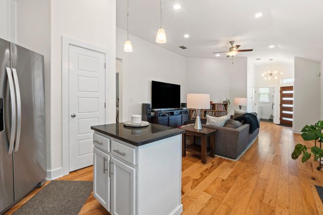 2100 Hermia ST 41, Austin, TX 78741