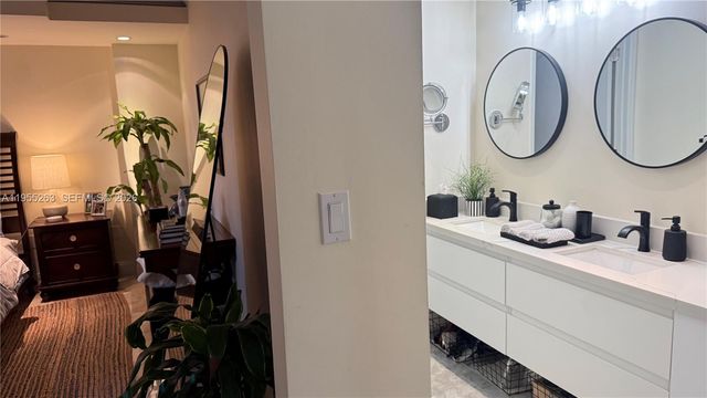 5757 Collins Ave 501, Miami Beach, FL 33140