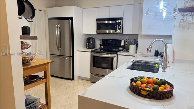 5757 Collins Ave 501, Miami Beach, FL 33140