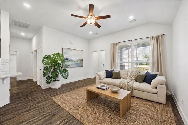 260 Shoreview Drive, Conroe, TX 77303