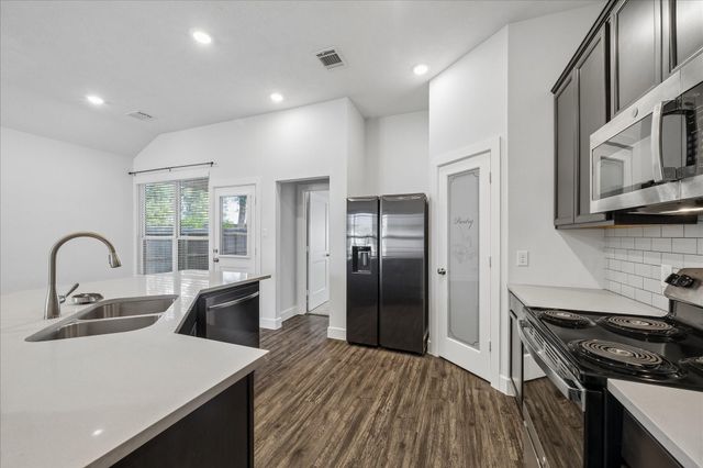260 Shoreview Drive, Conroe, TX 77303