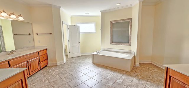 9769 WOODLAND SPRUCE DR, Cordova, TN 38018