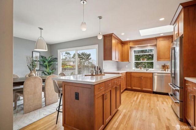 370 Horizon Way, Pacifica, CA 94044