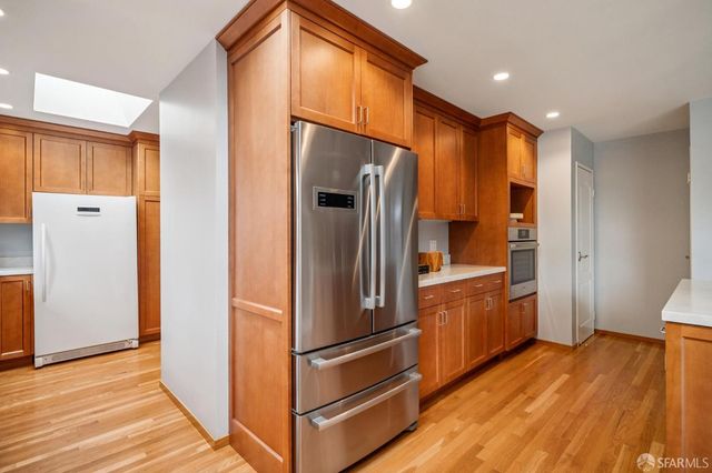 370 Horizon Way, Pacifica, CA 94044