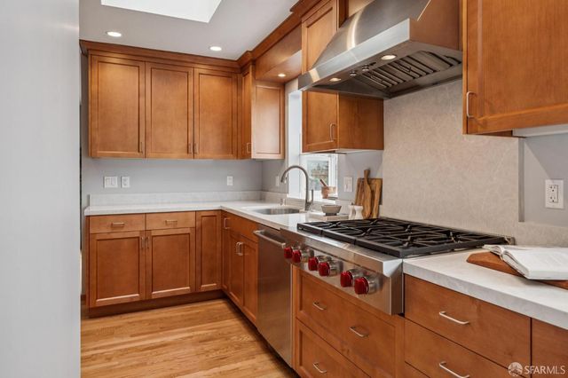 370 Horizon Way, Pacifica, CA 94044