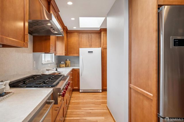 370 Horizon Way, Pacifica, CA 94044