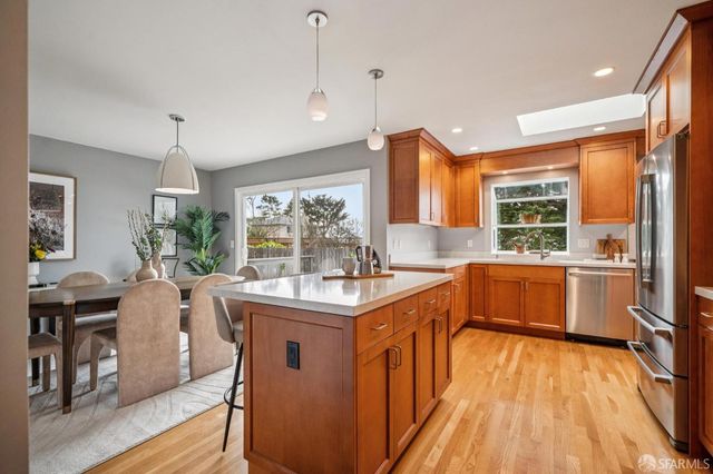 370 Horizon Way, Pacifica, CA 94044