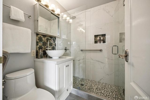 370 Horizon Way, Pacifica, CA 94044