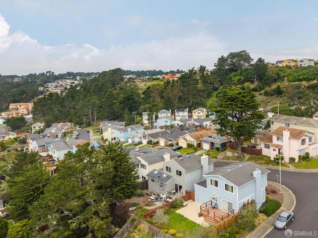 370 Horizon Way, Pacifica, CA 94044