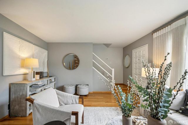 370 Horizon Way, Pacifica, CA 94044