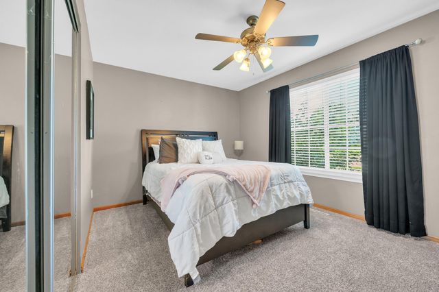 3607 SW Field Stone Place, Cedar Rapids, IA 52404