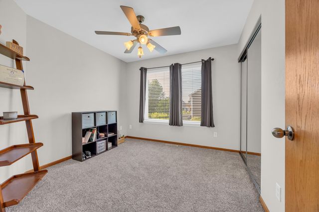 3607 SW Field Stone Place, Cedar Rapids, IA 52404