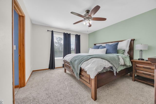 3607 SW Field Stone Place, Cedar Rapids, IA 52404