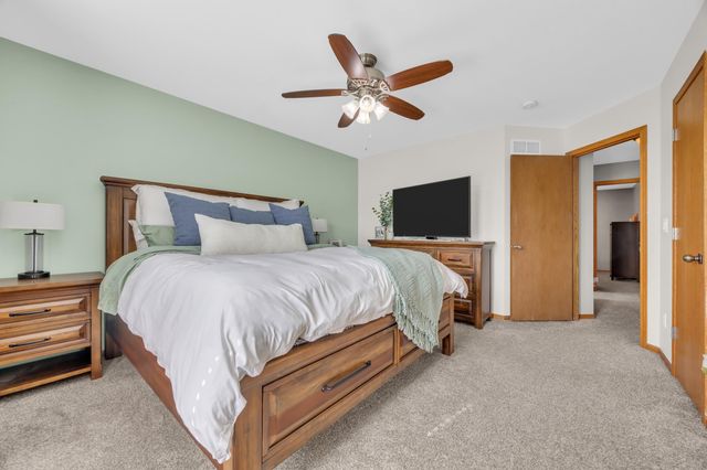 3607 SW Field Stone Place, Cedar Rapids, IA 52404