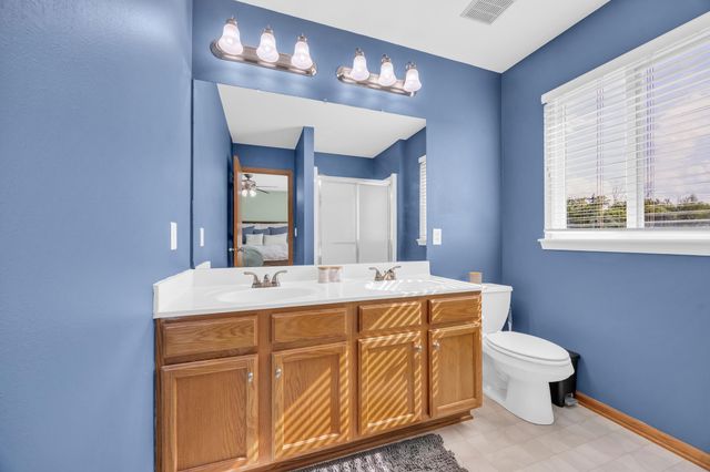 3607 SW Field Stone Place, Cedar Rapids, IA 52404