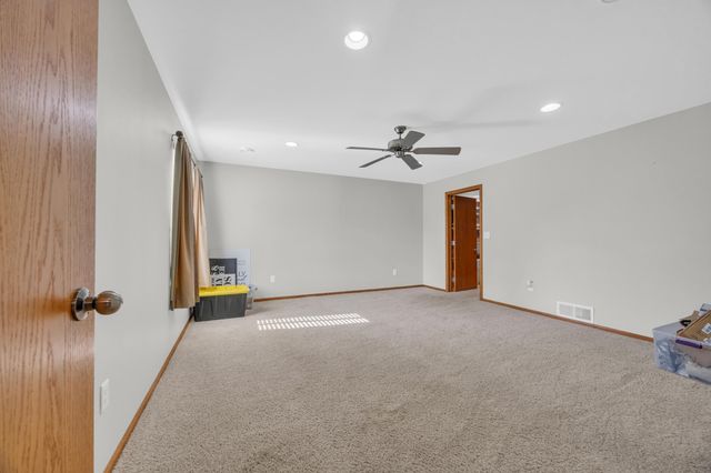 3607 SW Field Stone Place, Cedar Rapids, IA 52404