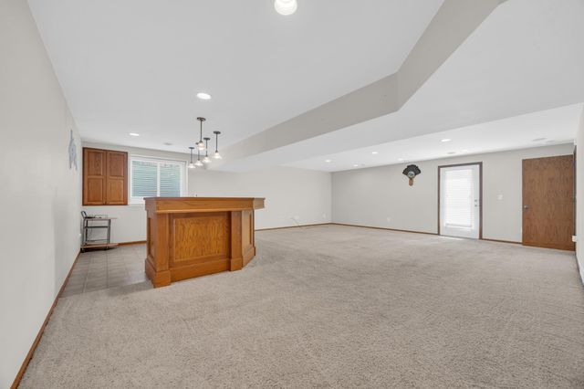 3607 SW Field Stone Place, Cedar Rapids, IA 52404