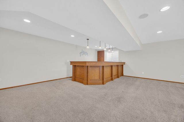 3607 SW Field Stone Place, Cedar Rapids, IA 52404