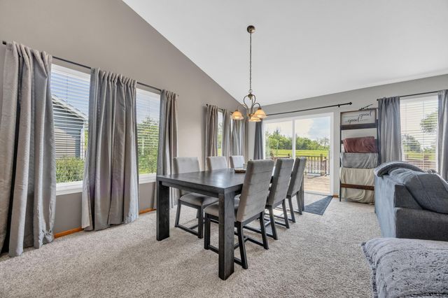 3607 SW Field Stone Place, Cedar Rapids, IA 52404