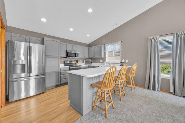 3607 SW Field Stone Place, Cedar Rapids, IA 52404