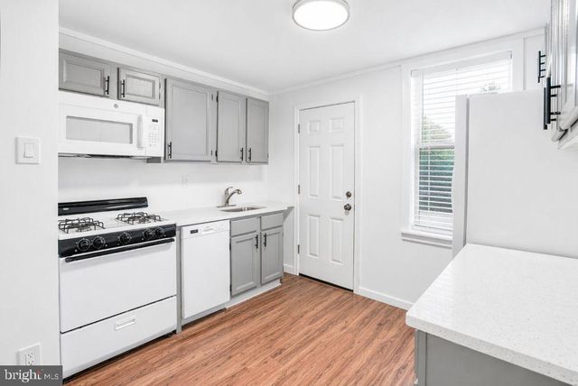 2545 S MARSHALL ST, Philadelphia, PA 19148