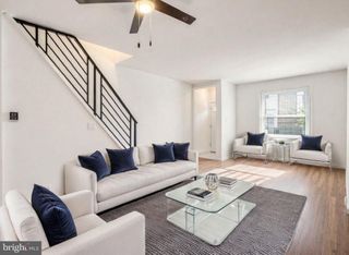 2545 S MARSHALL ST, Philadelphia, PA 19148