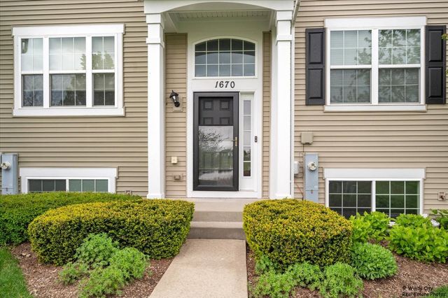 1670 Ruby Drive, Pingree Grove, IL 60140