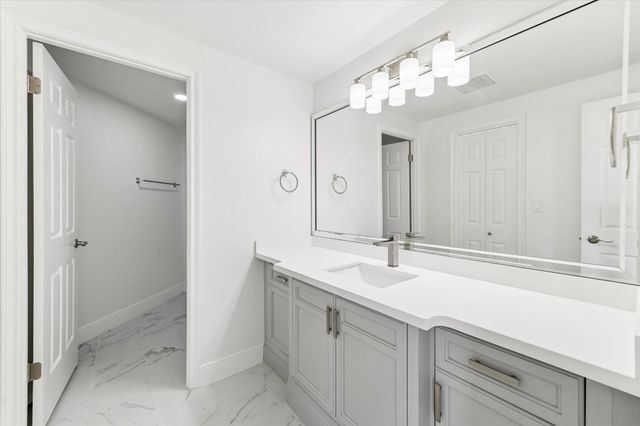 1111 Bering Drive 805, Houston, TX 77057