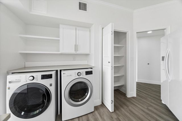 1111 Bering Drive 805, Houston, TX 77057
