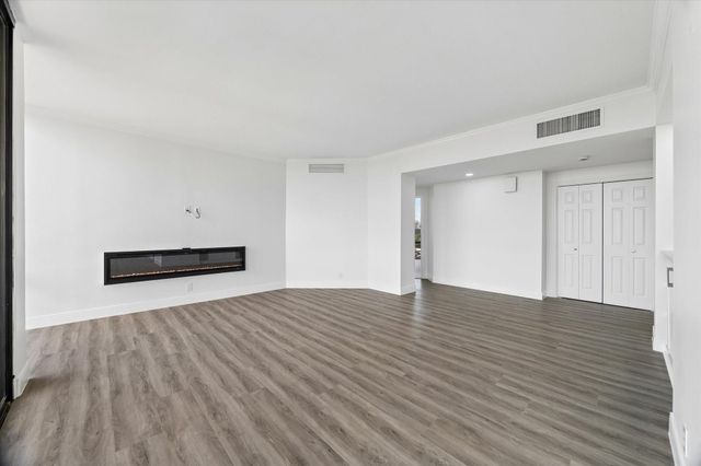 1111 Bering Drive 805, Houston, TX 77057