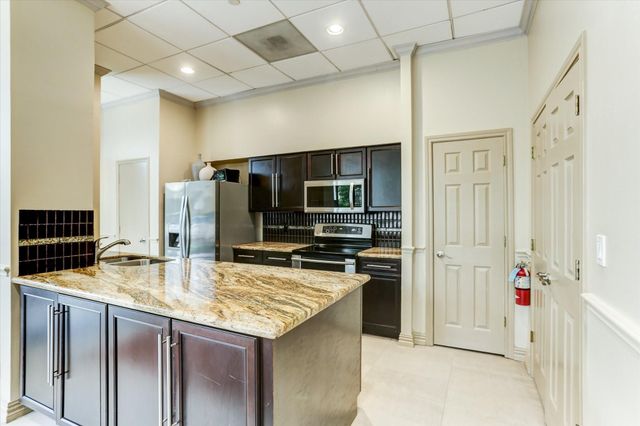 1111 Bering Drive 805, Houston, TX 77057